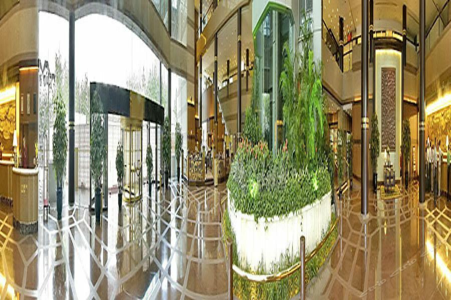 Jin Jiang Tower Hotel Шанхай Екстериор снимка