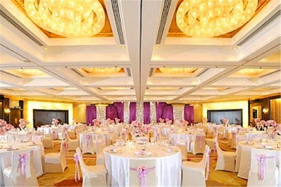 Jin Jiang Tower Hotel Шанхай Екстериор снимка